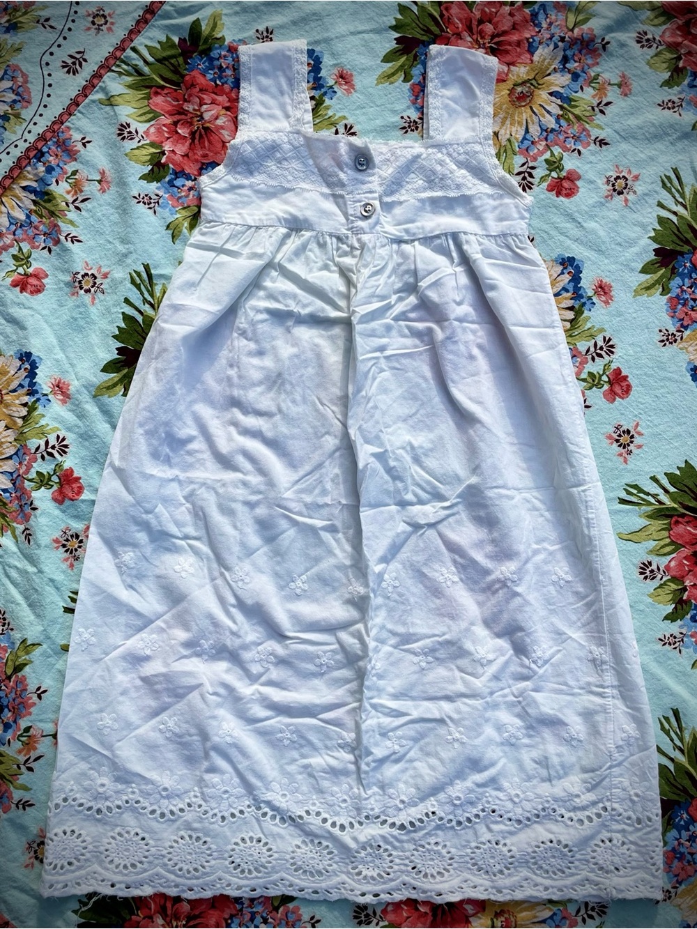 Little Girls White Eyelet Sundress Buttoned Bodice Nightgown Christening size 2